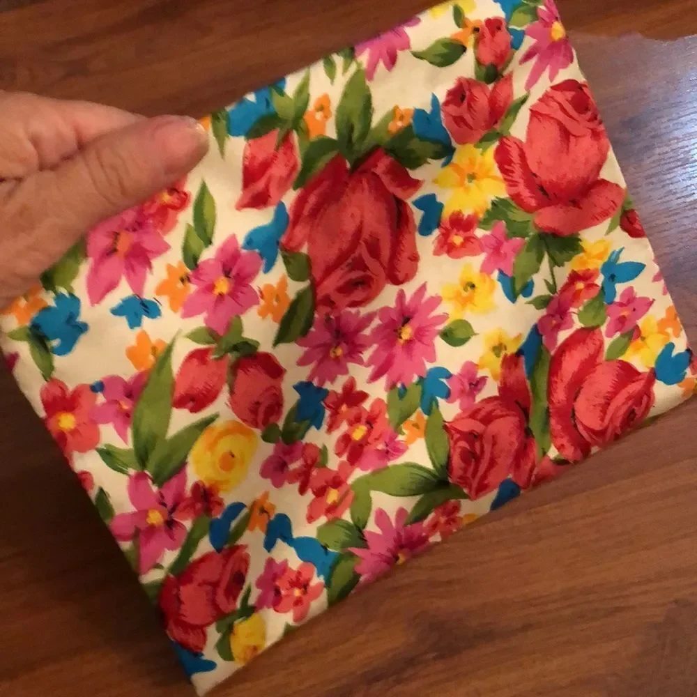 Deadstock Vintage Satiny small make up case pouch